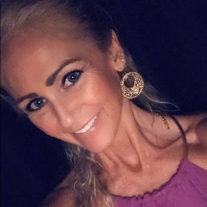 Meet your Posher, April